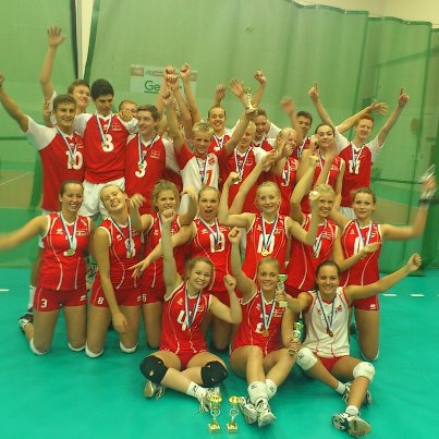 U17
